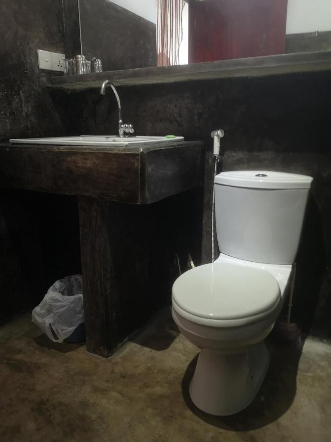 Vidisa Hotel ヒッカドゥワ エクステリア 写真